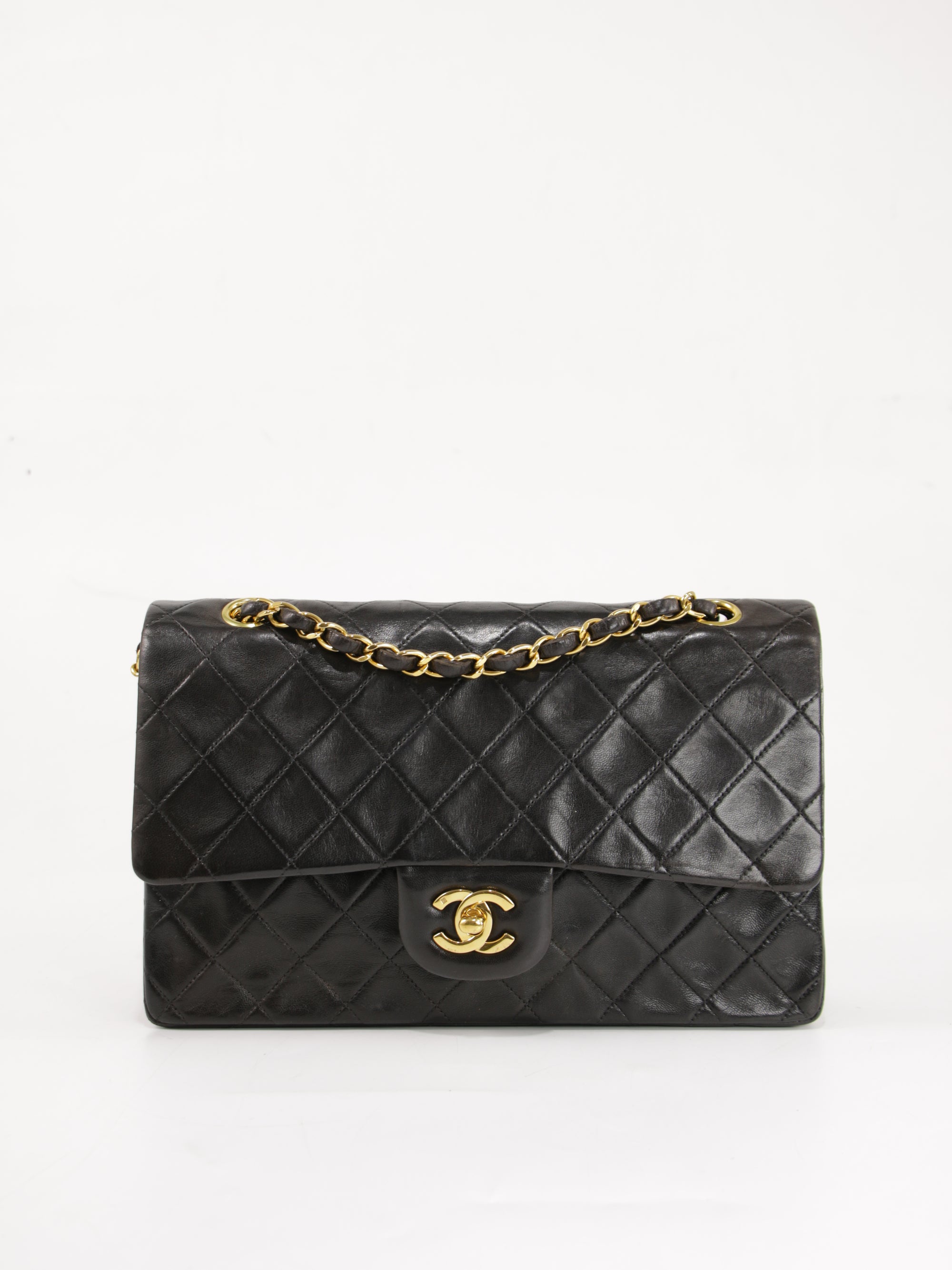 Medium Classic Flap