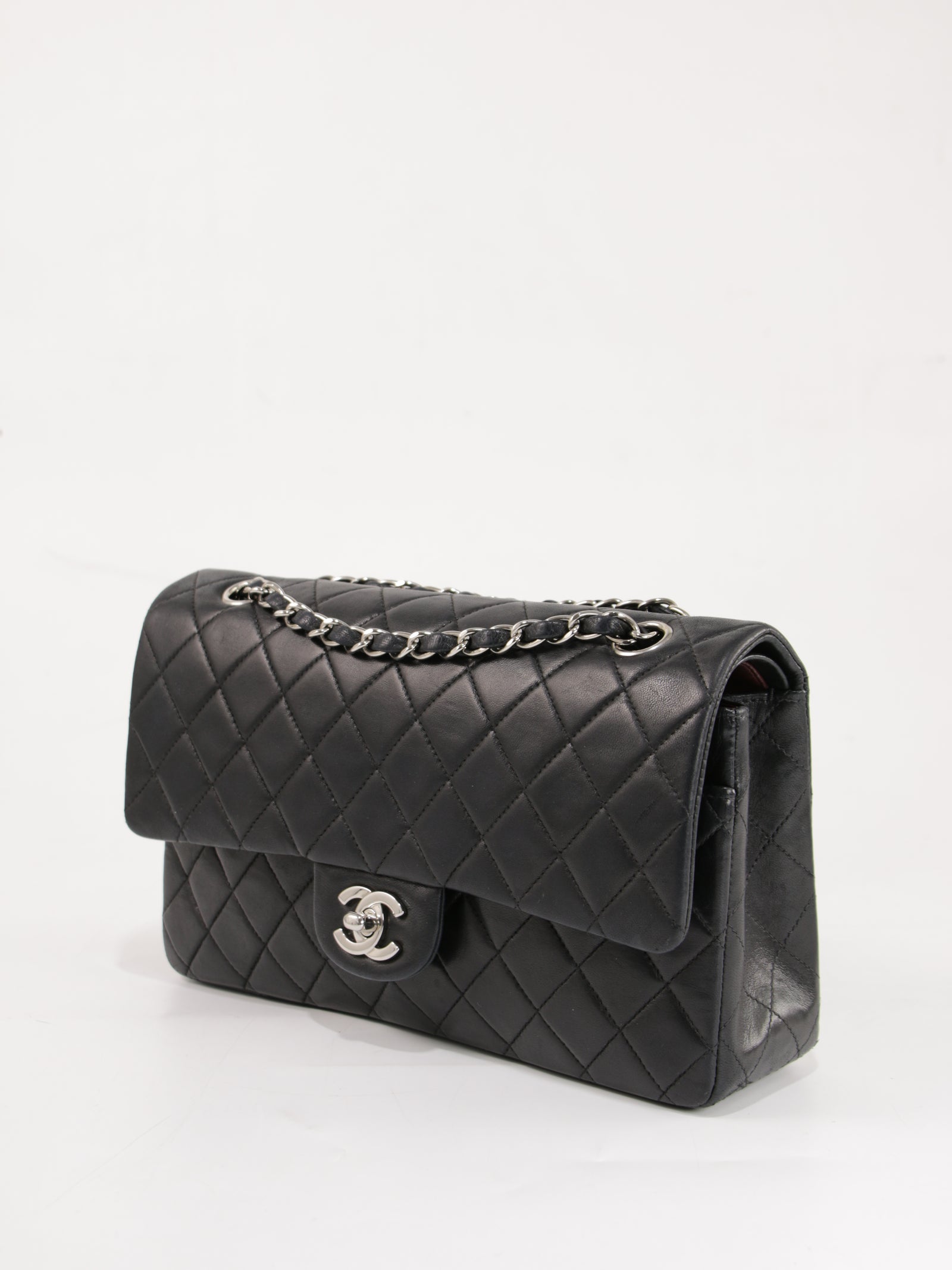 Medium Classic Flap
